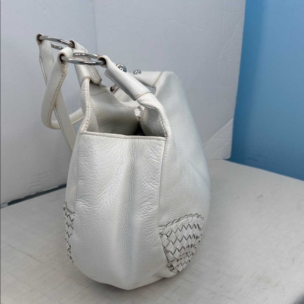 Harold’s Elegant White smooth and woven Leather Handbag - Picture 4 of 11